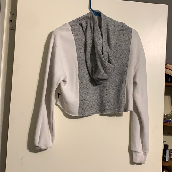 Cropped pink sweatshirt - Picture 2 of 3